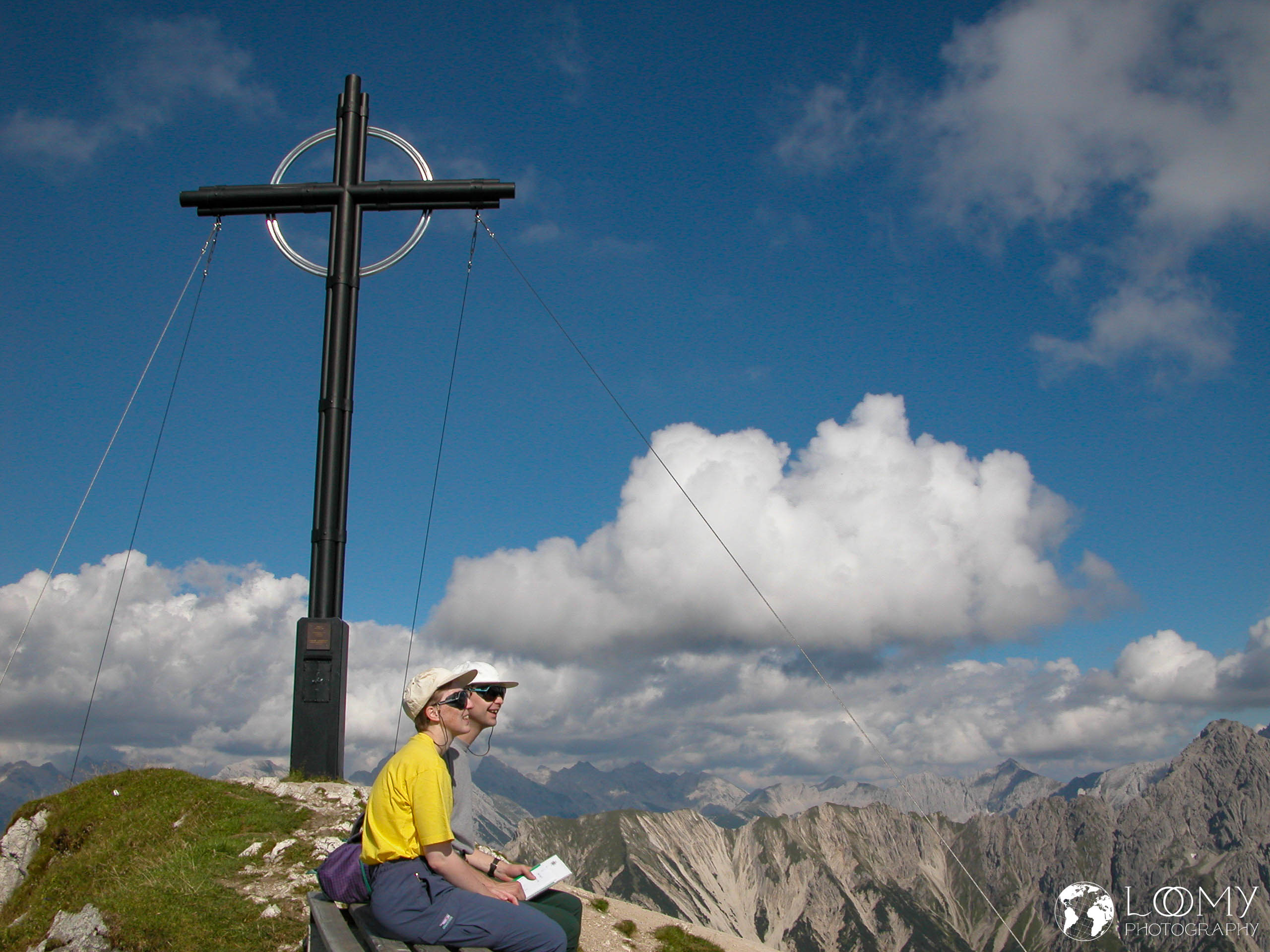 Karin und Jürgen mit Gipfelkreuz (Seefelder-Spitze)